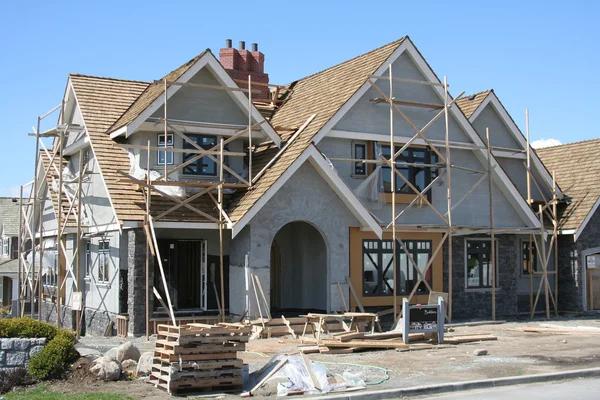 Get Expert Help from a Trusted Roofing Contractor