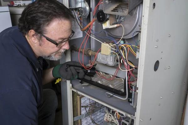 Common Mistakes Homeowners Make When Hiring HVAC Services