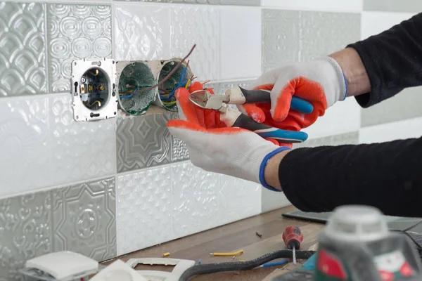 Trusted Electrical Work from an Electrician Portland
